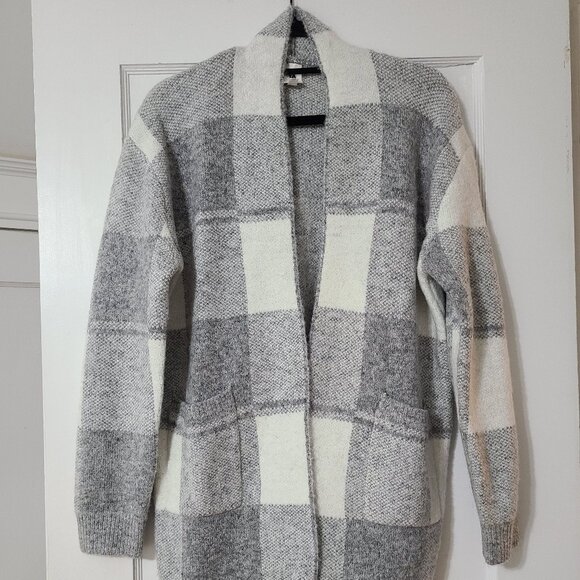 Color Block Cardigan - Picture 3 of 8